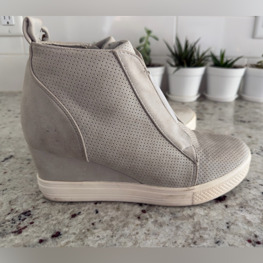 CCOCCI Perforated Wedge Sneakers - Light Gray